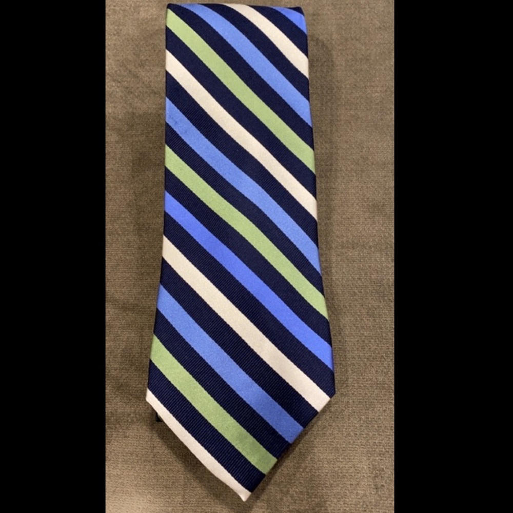 Chaps men’s silk tie.